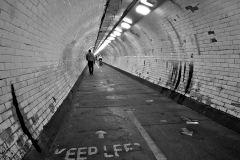 Platz 1 Monatsthema Tunnel/Unterführungen: Anette Lefev. Bildtitel: Keep left