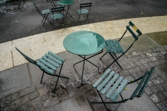 Michael Landwehrjohann, Nach dem Regen: Stühle im Bryant Park, NY