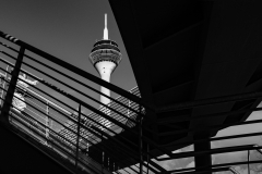 Franjo Hartmann: Ein Turm 12 Bilder