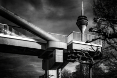 Franjo Hartmann: Ein Turm 12 Bilder